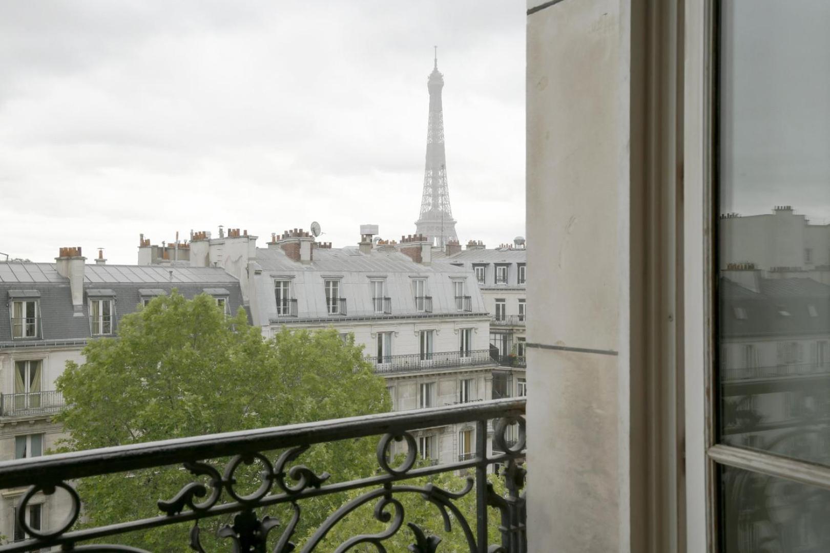 Apartament La Dame De Fer - Vue Magique Sur La Tour Eiffel Paryż Zewnętrze zdjęcie